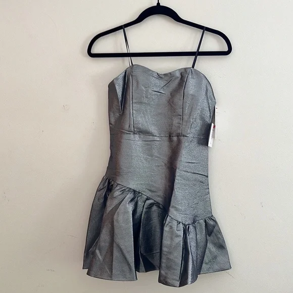 Red Dress Boutique | Bringing The Sparkle Dress - Picture 5 of 11